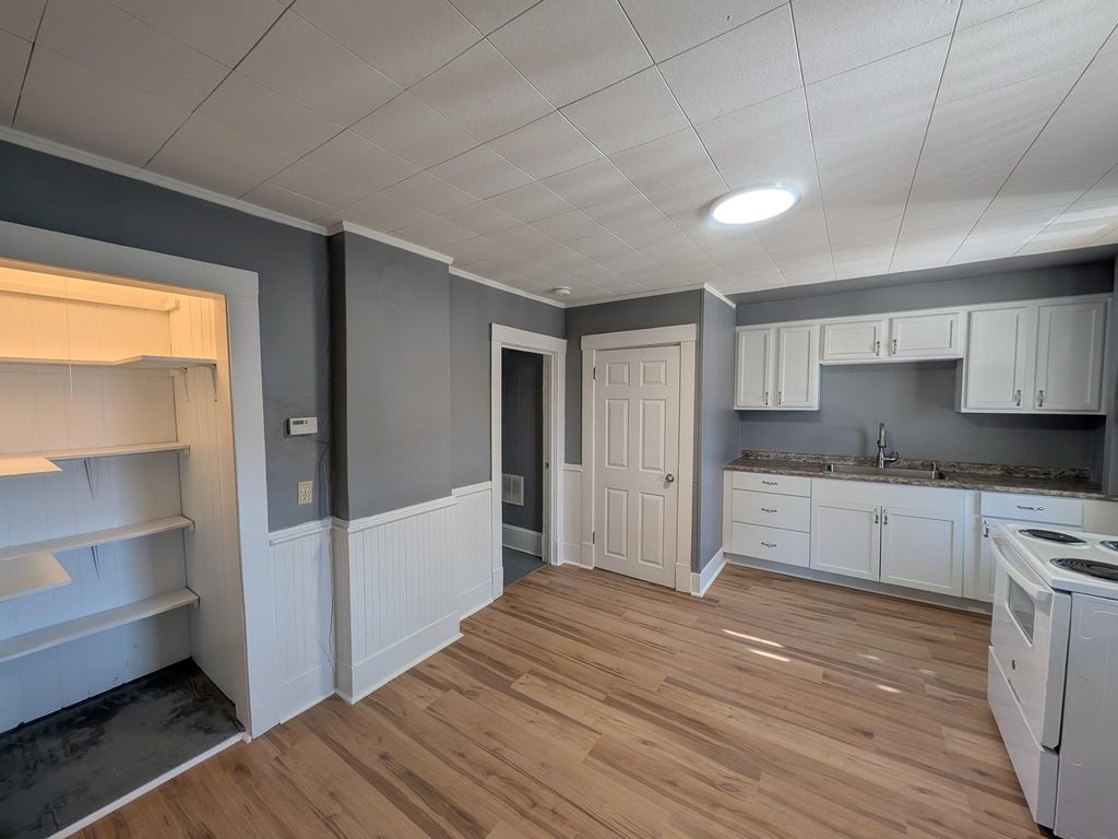 Photo of 1315 Walnut Street #6, Claremont, NH 03743 (MLS # 5081290)