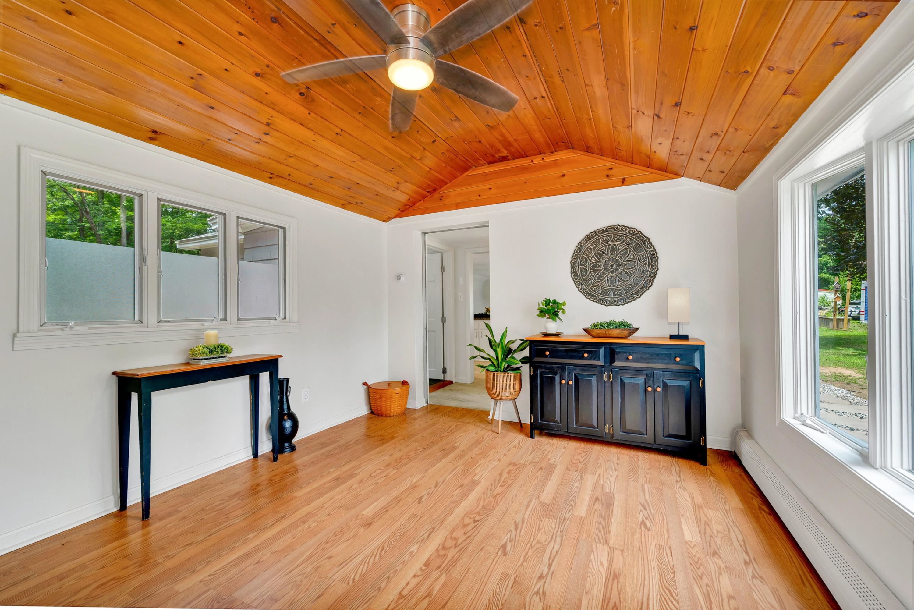 7 Lakeview Avenue