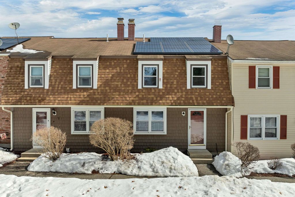 Photo of 6 Stonegate Lane #6, Derry, NH 03038 (MLS # 5078857)