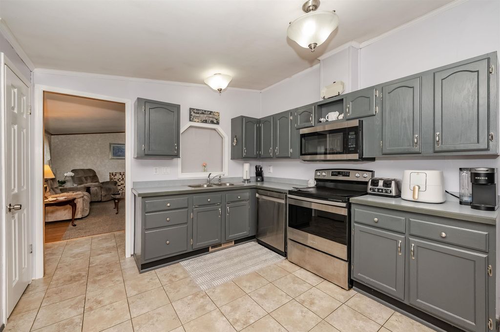 Photo of 11 Falkland Lane, Rochester, NH 03867 (MLS # 5081931)