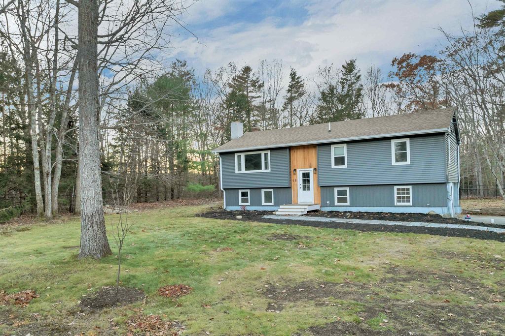 Photo of 48 Candlestick Lane, Barrington, NH 03825 (MLS # 5070181)