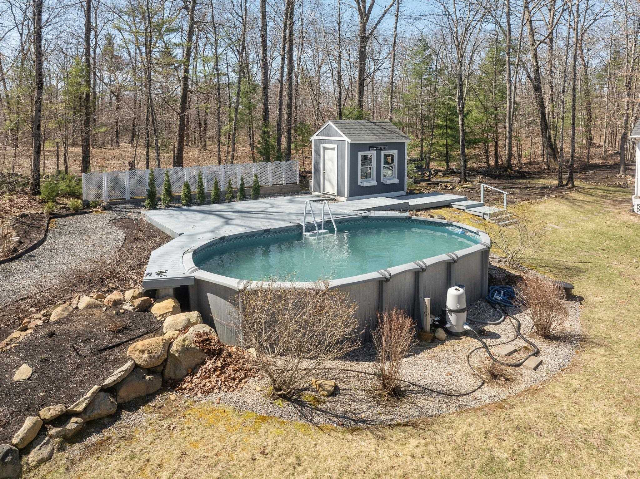 East Kingston, New Hampshire 03827, United States, 3 Bedrooms Bedrooms, ,3 BathroomsBathrooms,Residential,Pending,114185