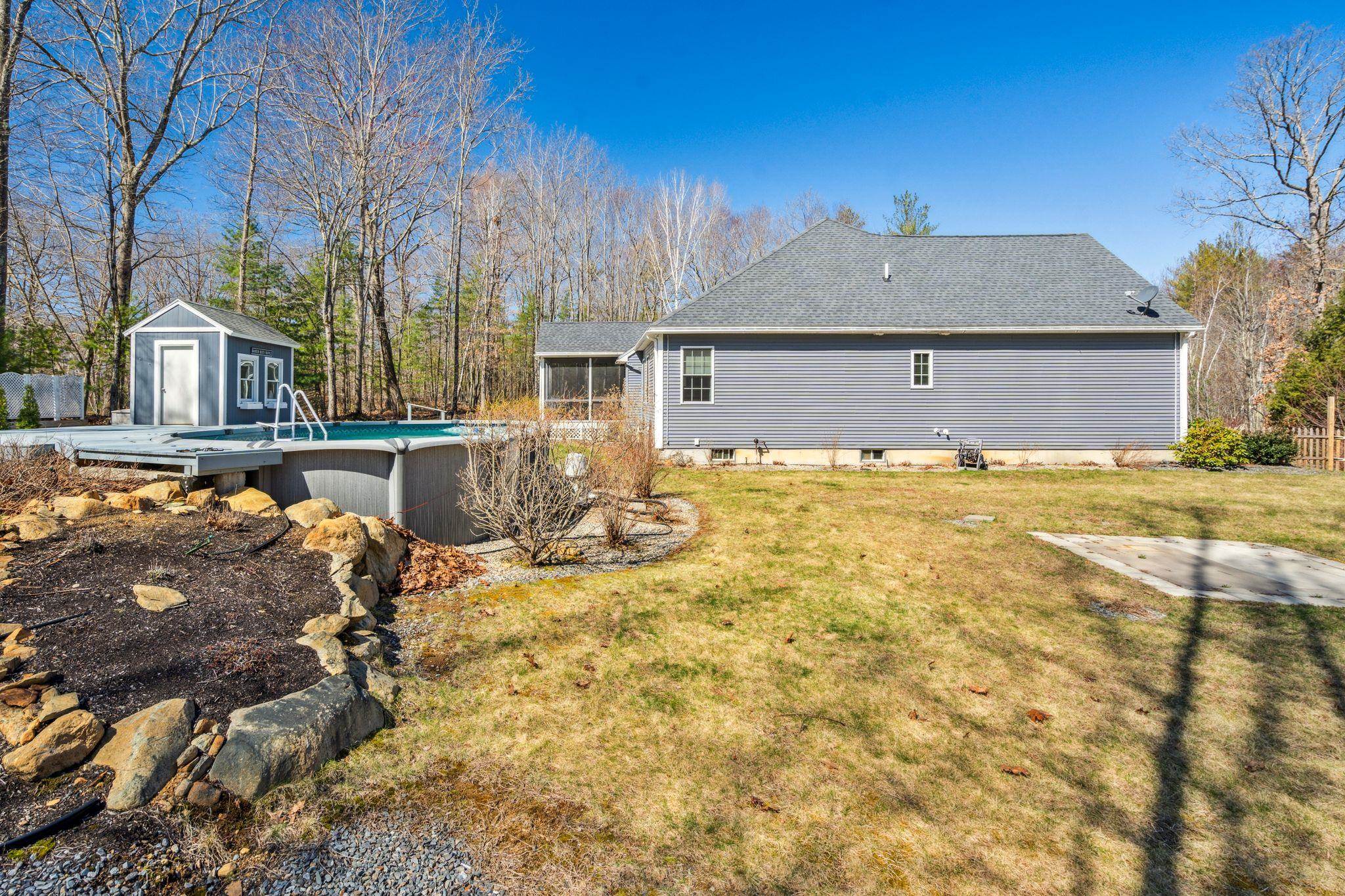 East Kingston, New Hampshire 03827, United States, 3 Bedrooms Bedrooms, ,3 BathroomsBathrooms,Residential,Pending,114185