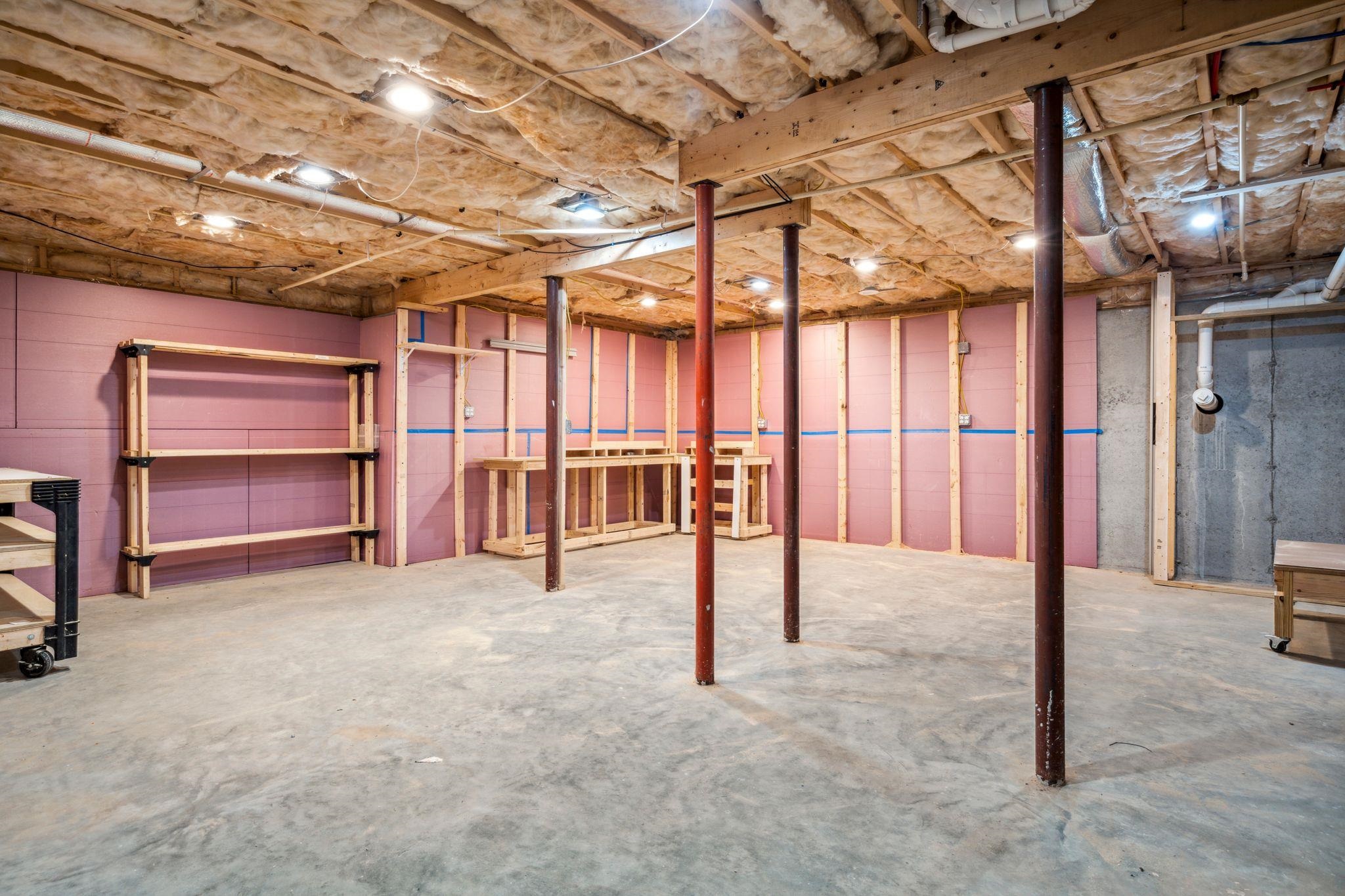 East Kingston, New Hampshire 03827, United States, 3 Bedrooms Bedrooms, ,3 BathroomsBathrooms,Residential,Pending,114185