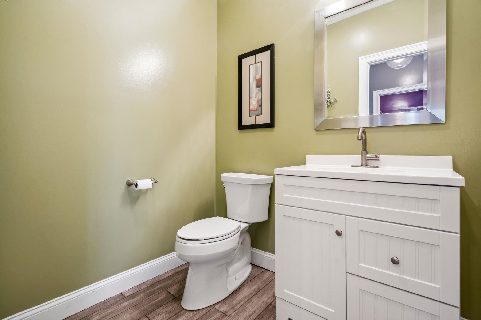 East Kingston, New Hampshire 03827, United States, 3 Bedrooms Bedrooms, ,3 BathroomsBathrooms,Residential,Pending,114185