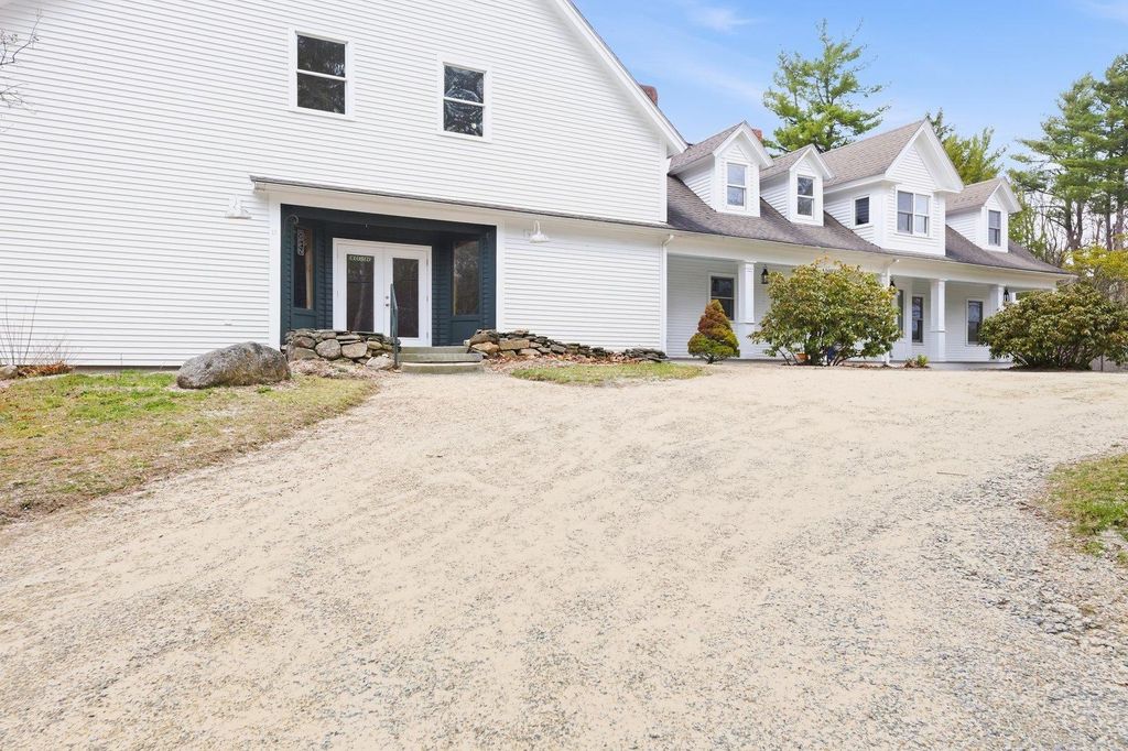 Photo of 3 Elm Hill Road, Peterborough, NH 03458 (MLS # 5085198)
