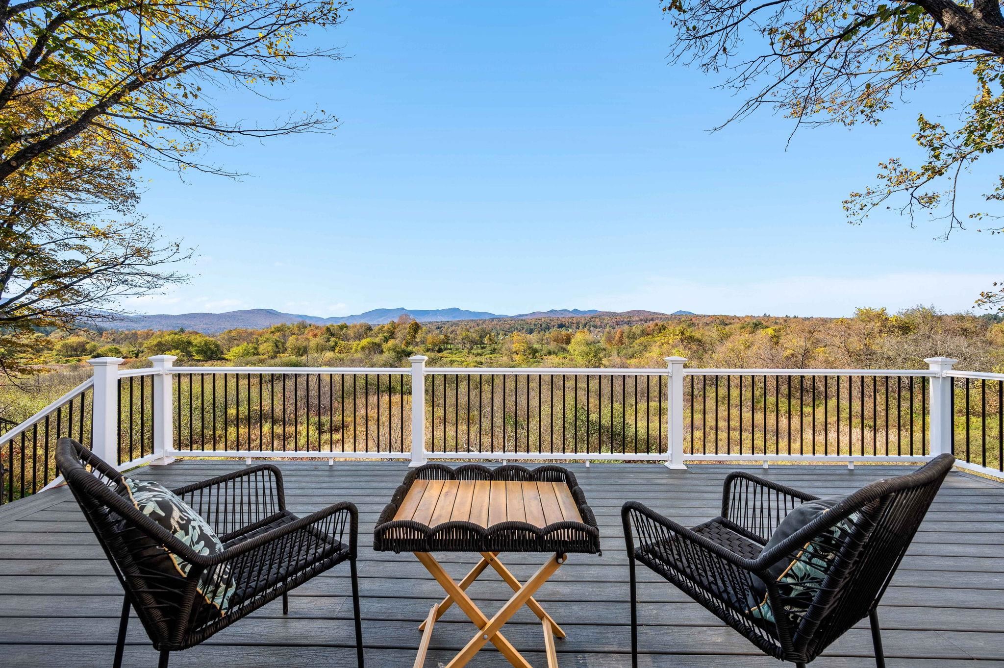 Stowe, Vermont 05672, United States, 2 Bedrooms Bedrooms, ,3 BathroomsBathrooms,Residential,Active,221995