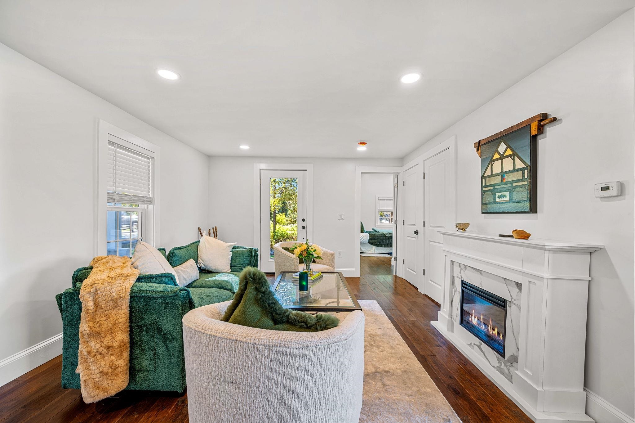 Stowe, Vermont 05672, United States, 2 Bedrooms Bedrooms, ,3 BathroomsBathrooms,Residential,Active,221995