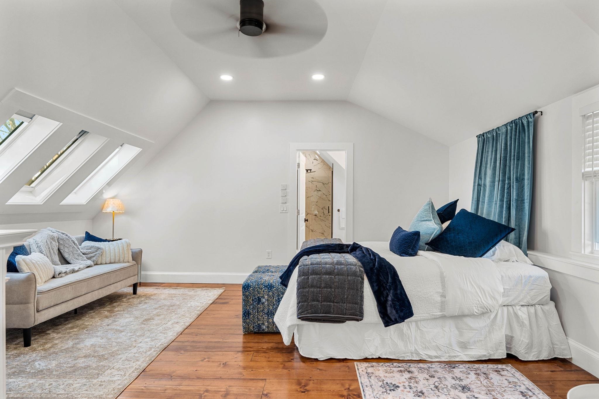 Stowe, Vermont 05672, United States, 2 Bedrooms Bedrooms, ,3 BathroomsBathrooms,Residential,Active,221995