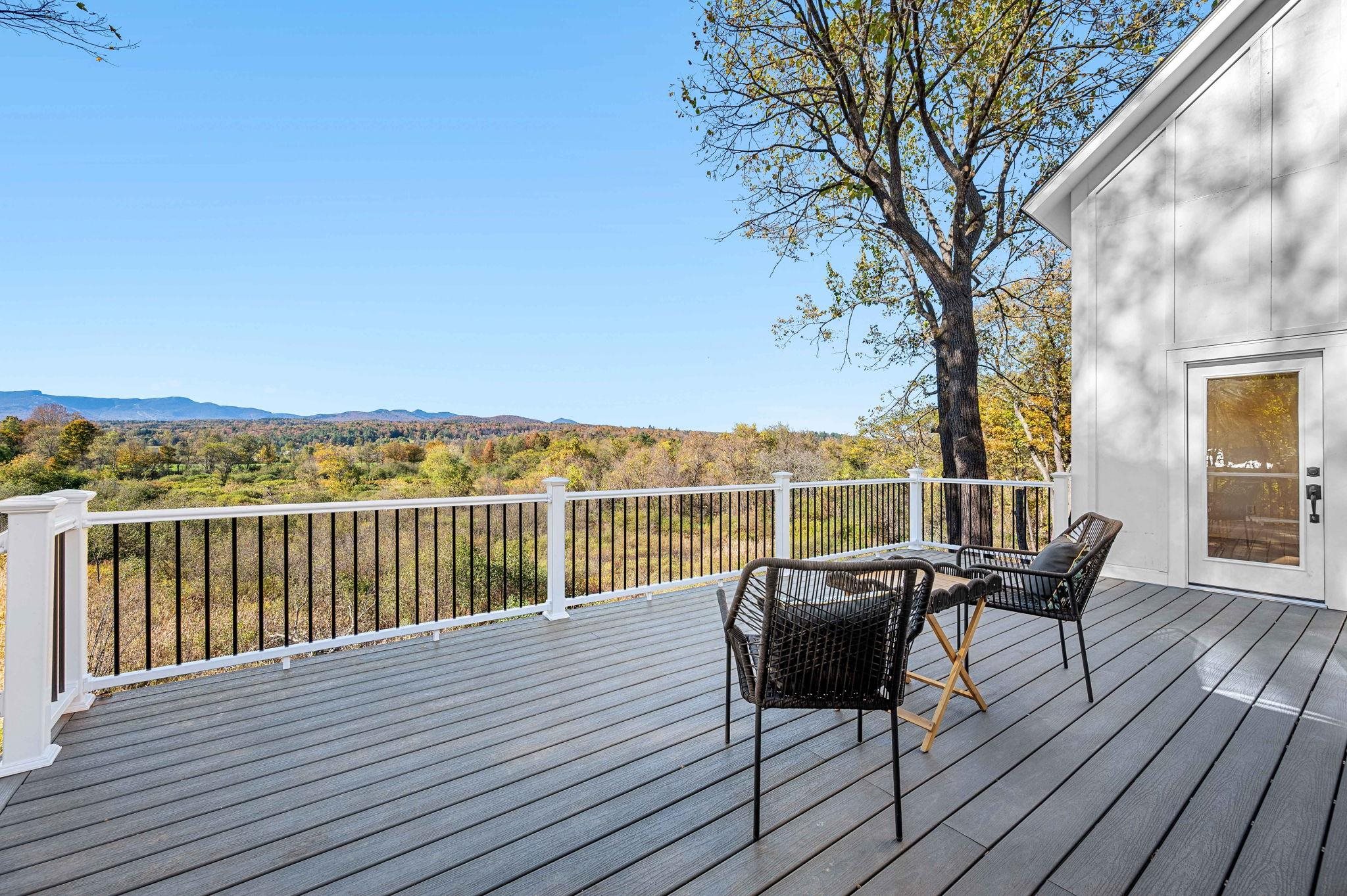 Stowe, Vermont 05672, United States, 2 Bedrooms Bedrooms, ,3 BathroomsBathrooms,Residential,Active,221995