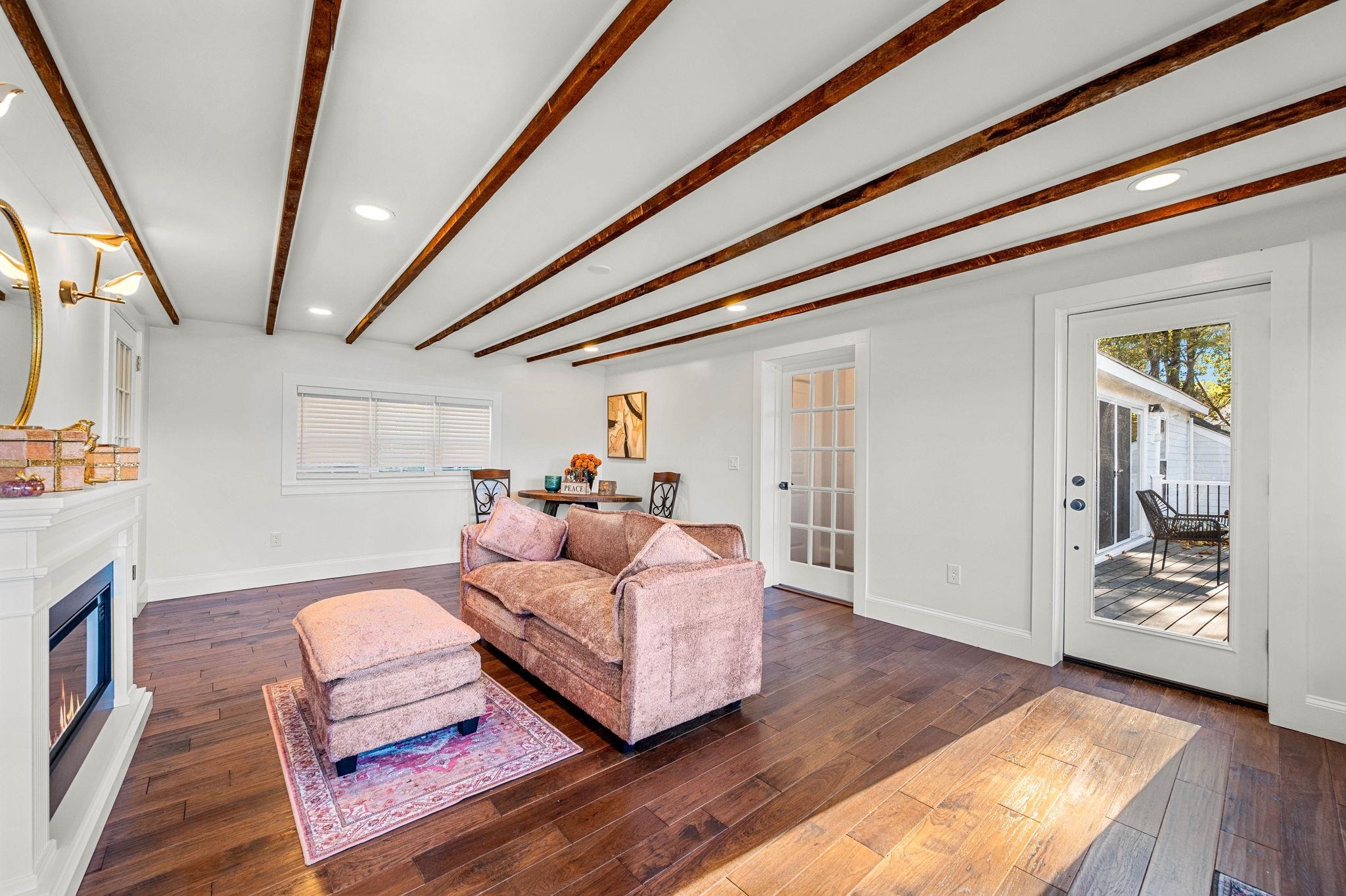 Stowe, Vermont 05672, United States, 2 Bedrooms Bedrooms, ,3 BathroomsBathrooms,Residential,Active,221995