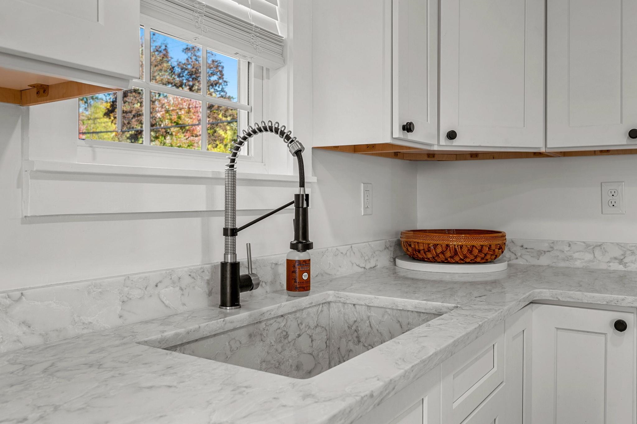 Stowe, Vermont 05672, United States, 2 Bedrooms Bedrooms, ,3 BathroomsBathrooms,Residential,Active,221995