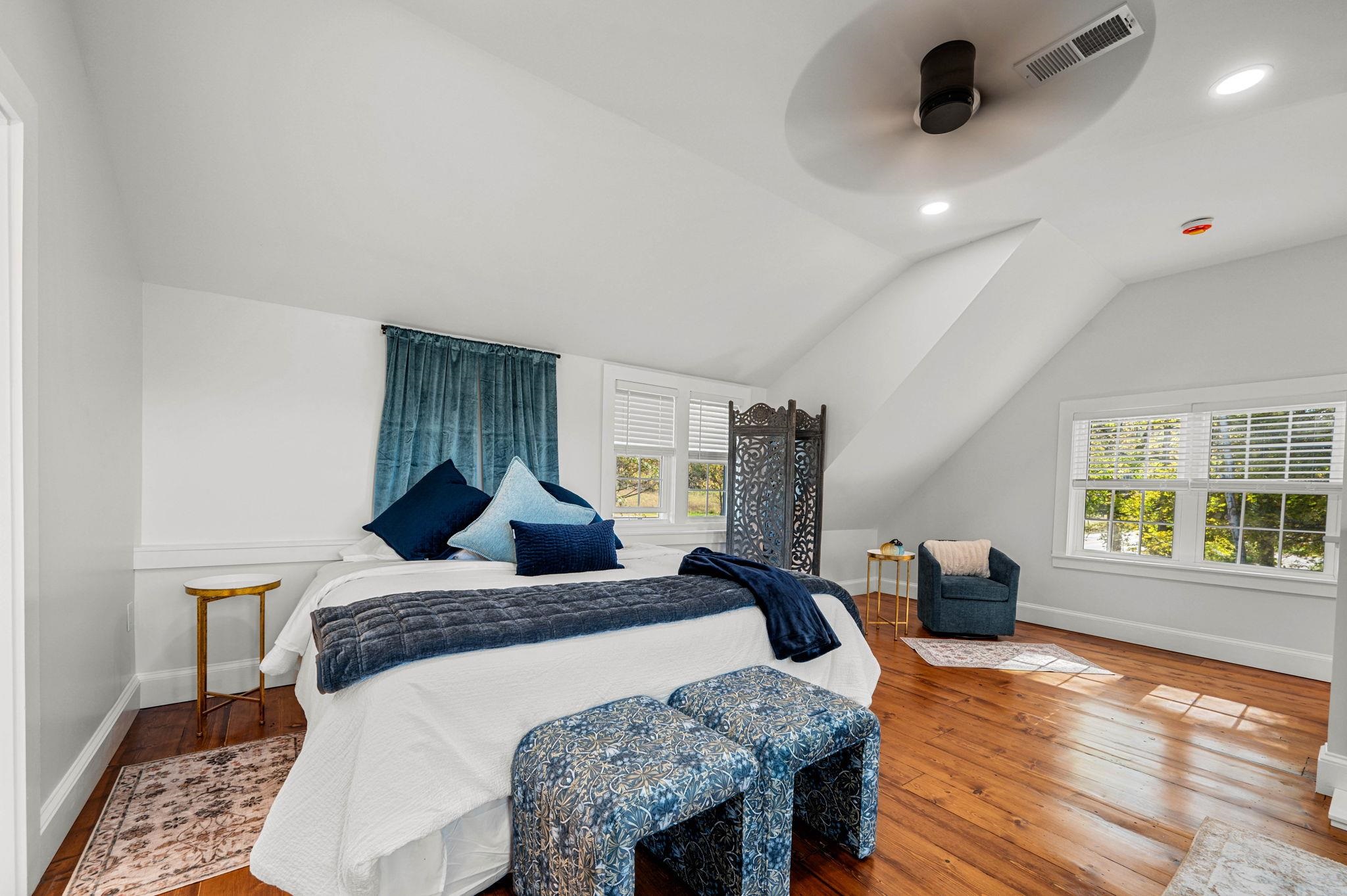 Stowe, Vermont 05672, United States, 2 Bedrooms Bedrooms, ,3 BathroomsBathrooms,Residential,Active,221995