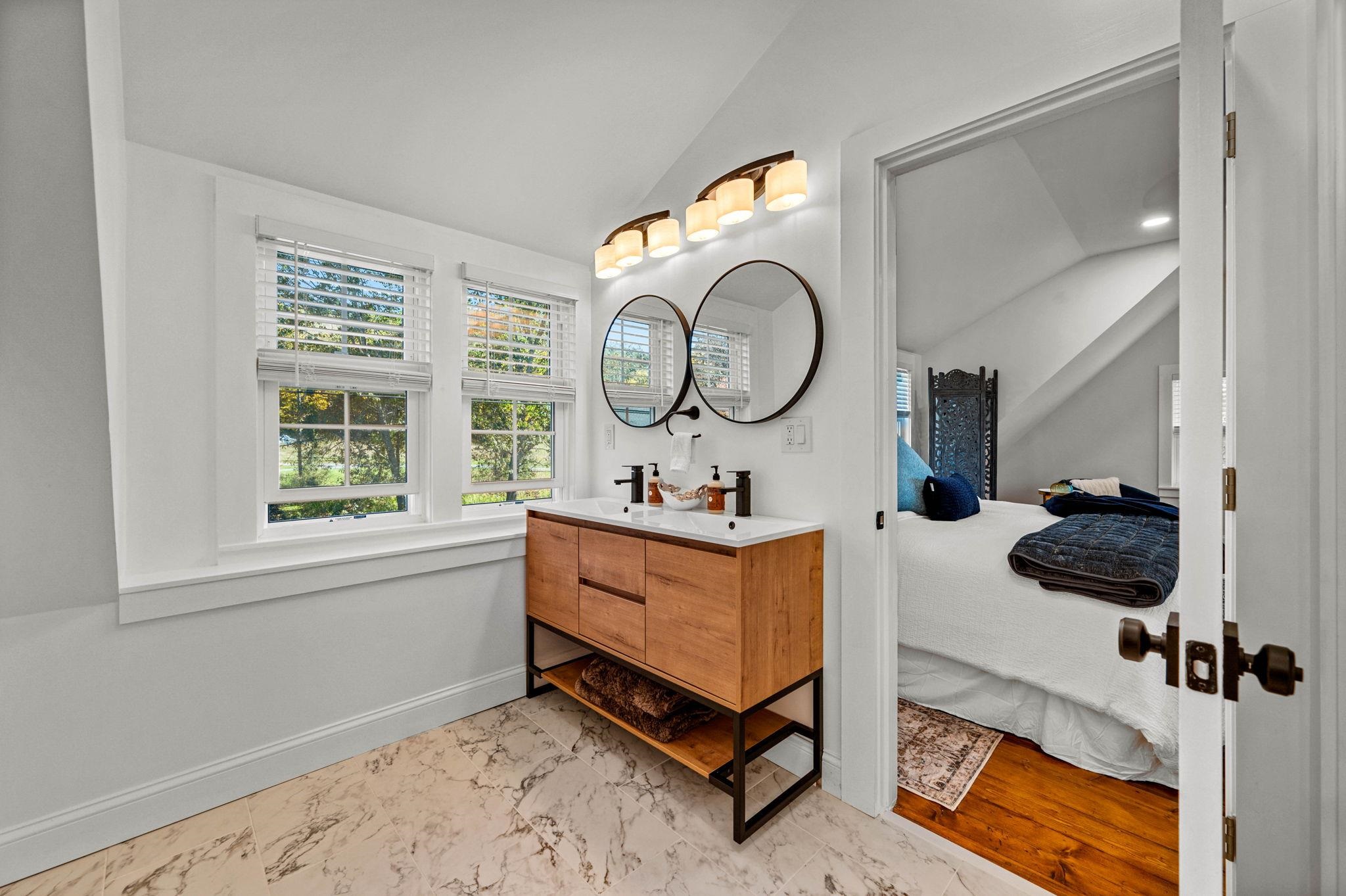 Stowe, Vermont 05672, United States, 2 Bedrooms Bedrooms, ,3 BathroomsBathrooms,Residential,Active,221995