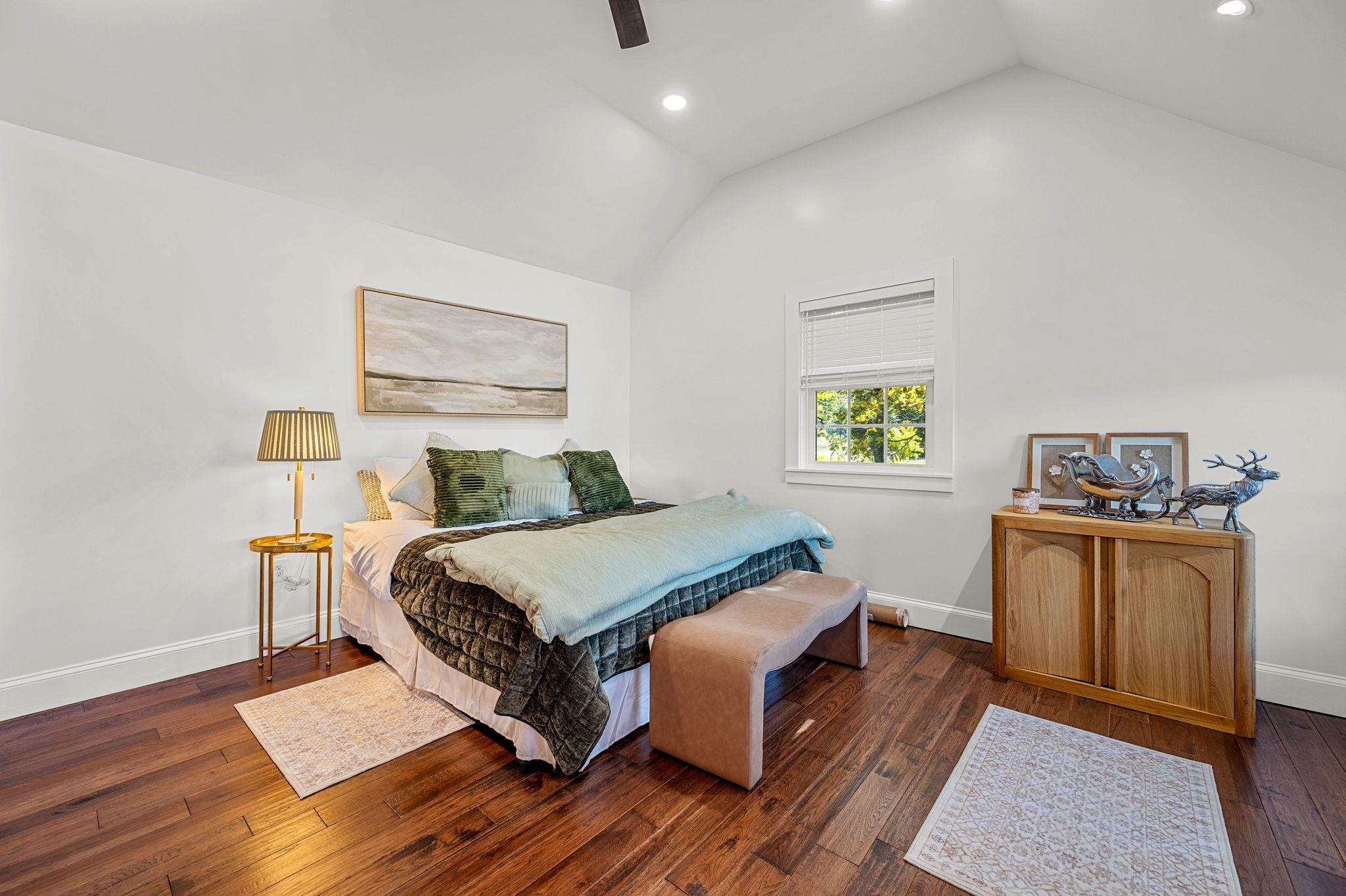 Stowe, Vermont 05672, United States, 2 Bedrooms Bedrooms, ,3 BathroomsBathrooms,Residential,Active,221995