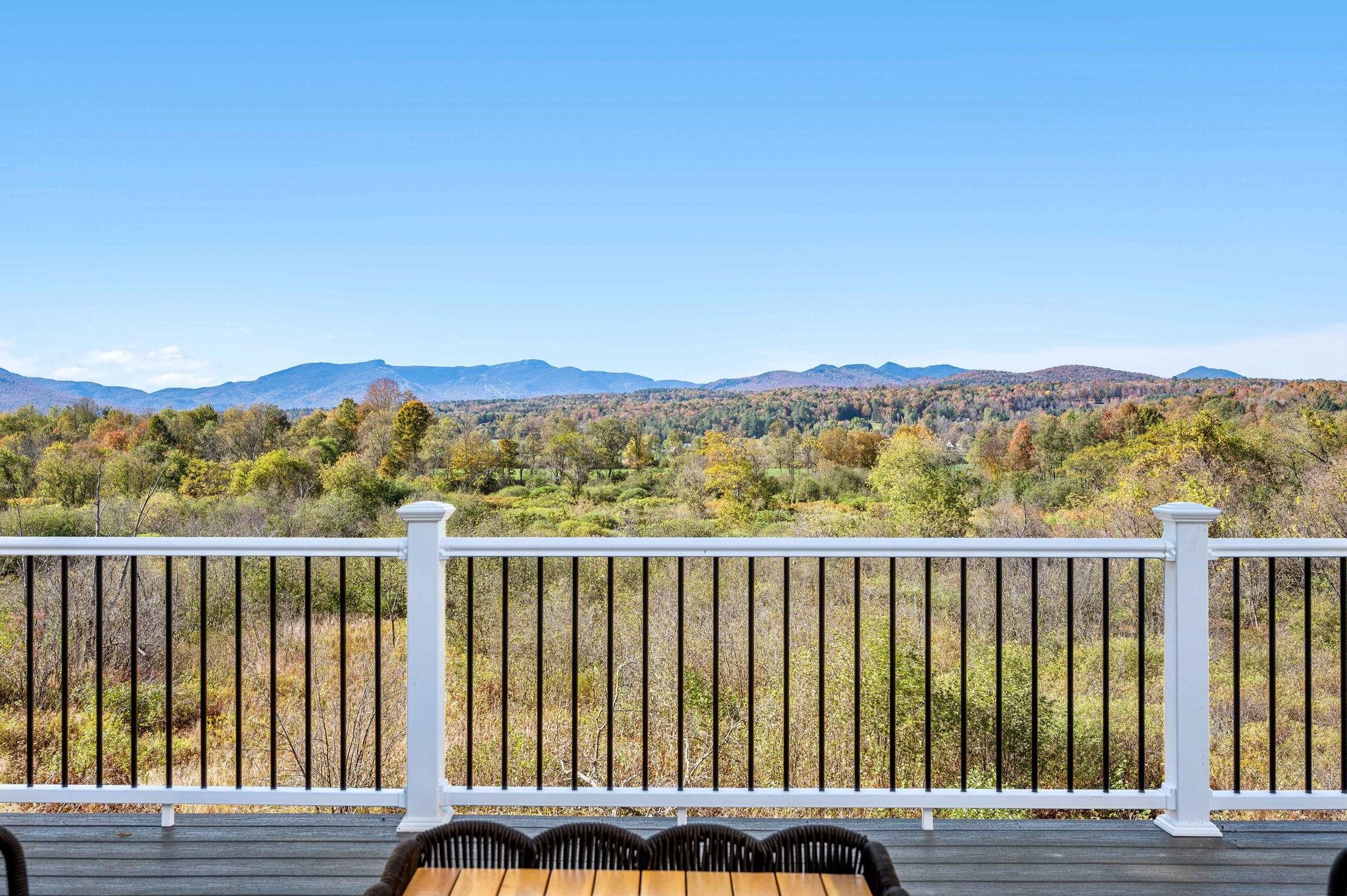 Stowe, Vermont 05672, United States, 2 Bedrooms Bedrooms, ,3 BathroomsBathrooms,Residential,Active,221995