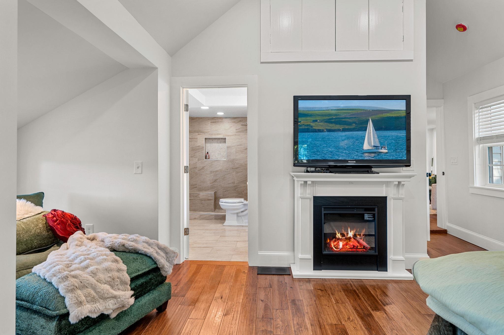 Stowe, Vermont 05672, United States, 2 Bedrooms Bedrooms, ,3 BathroomsBathrooms,Residential,Active,221995