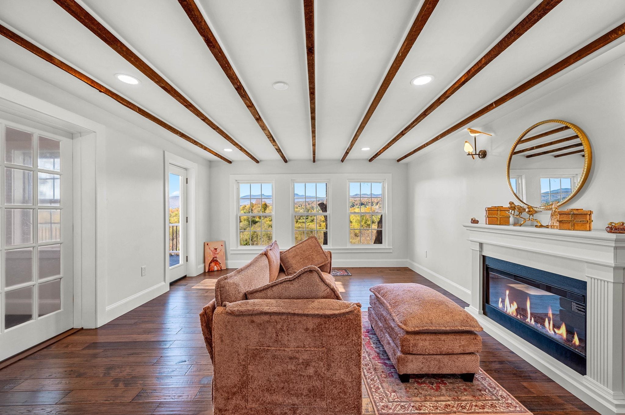 Stowe, Vermont 05672, United States, 2 Bedrooms Bedrooms, ,3 BathroomsBathrooms,Residential,Active,221995