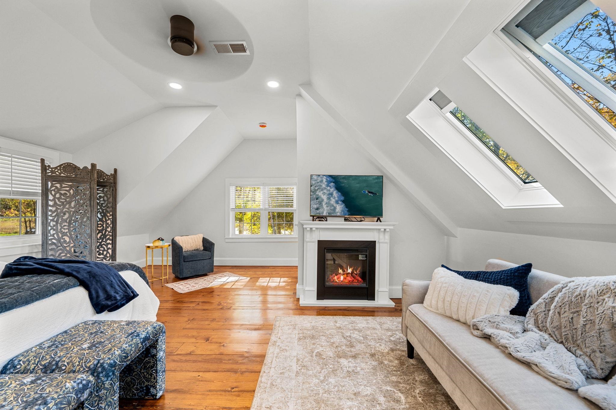 Stowe, Vermont 05672, United States, 2 Bedrooms Bedrooms, ,3 BathroomsBathrooms,Residential,Active,221995