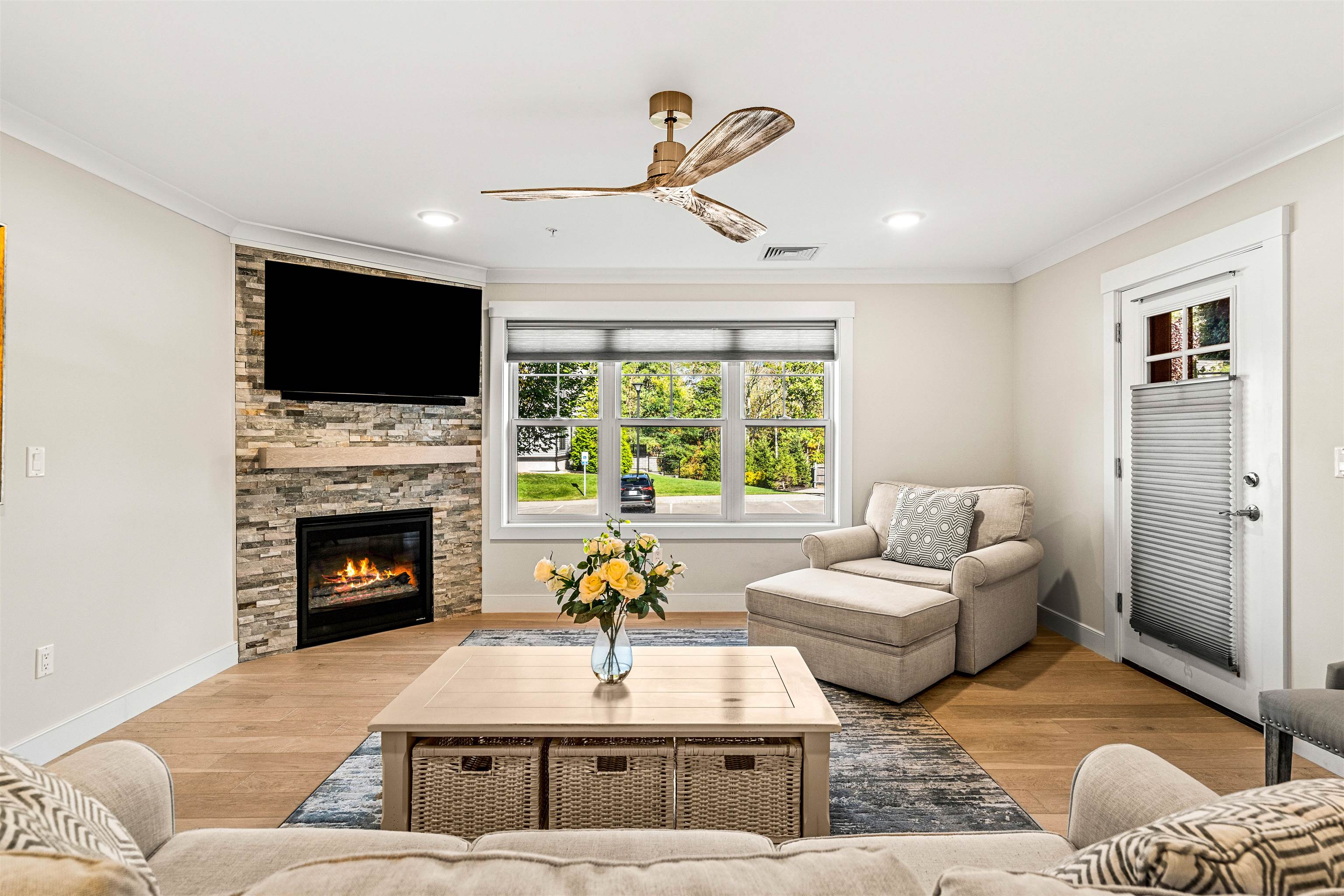 2075 Lafayette Road B11