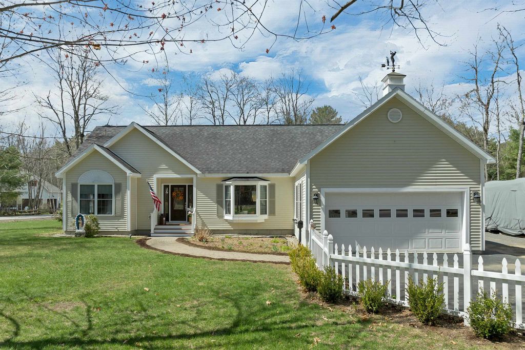 Photo of 22 Fairway Drive, Ashland, NH 03217 (MLS # 5085600)