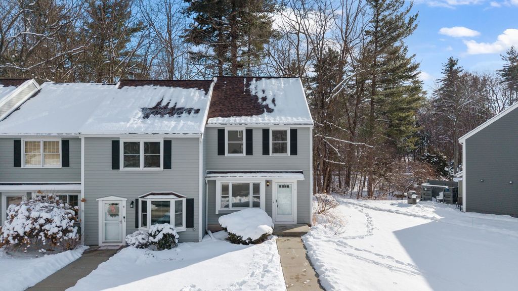 Photo of 9 Chestnut Circle #9, Merrimack, NH 03054 (MLS # 5077081)