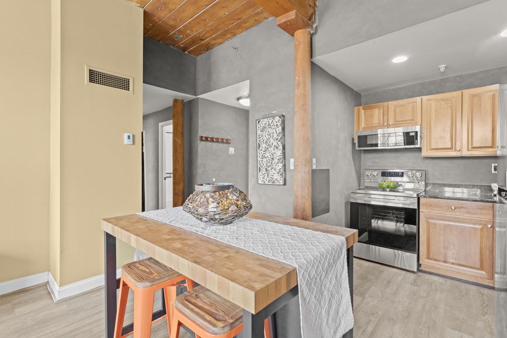 Photo of 335 Cypress Street #2-S, Manchester, NH 03103 (MLS # 5081892)