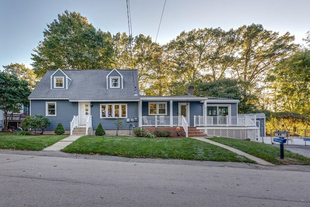 Photo of 80 Billings Street, Manchester, NH 03103 (MLS # 5065361)