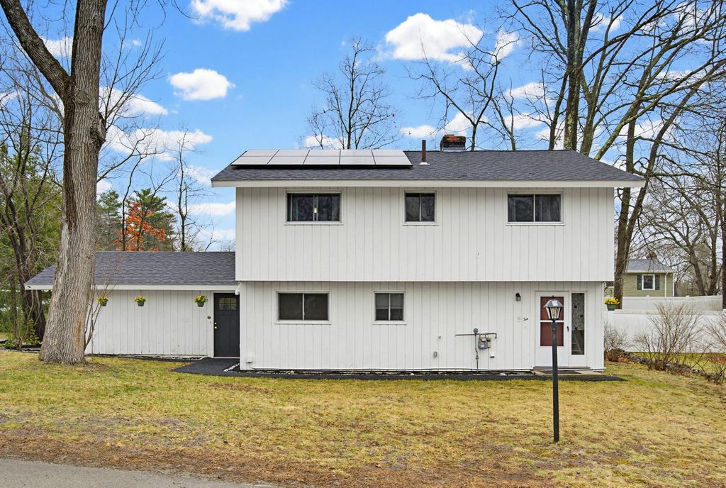 Photo of 10 Weymouth Drive, Nashua, NH 03062 (MLS # 5082445)