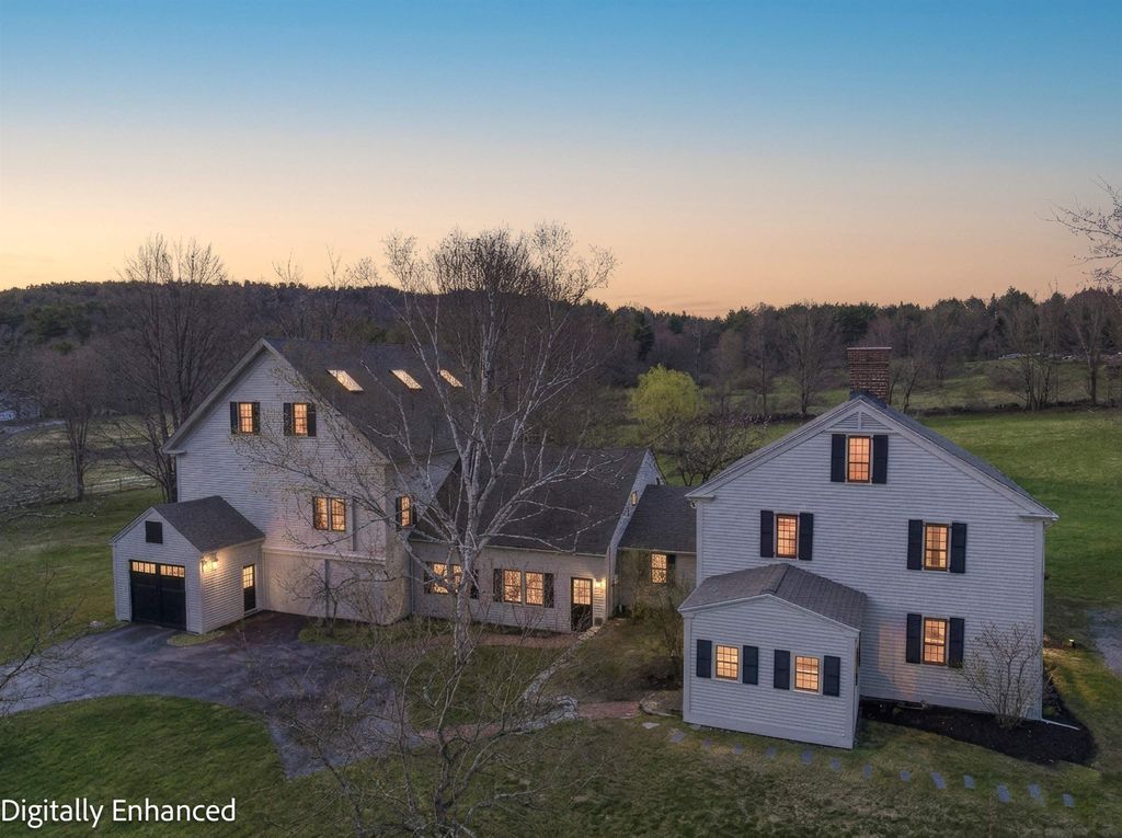 Photo of 5 Old Manchester Road, Amherst, NH 03031 (MLS # 5084491)