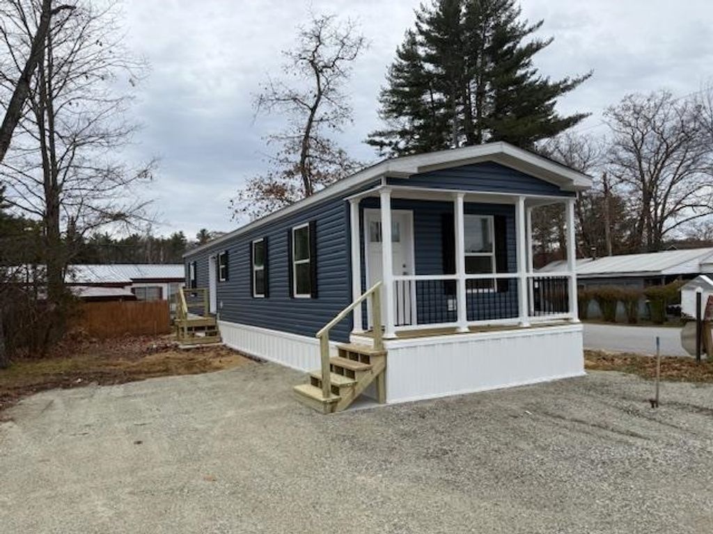 Photo of 10 Courtesy Avenue, Belmont, NH 03220 (MLS # 5070660)