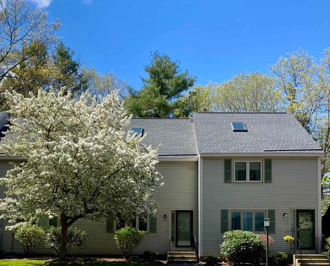 Photo of 63 East Meadow Way, Manchester, NH 03109 (MLS # 5081947)