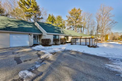Photo of 6 Dogwood Court, Atkinson, NH 03811 (MLS # 5074029)