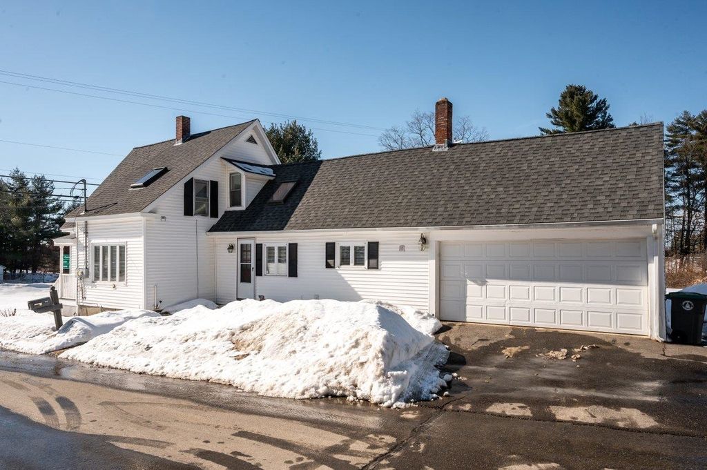 Photo of 202 Beacon Hill Road, Pembroke, NH 03275 (MLS # 5078948)