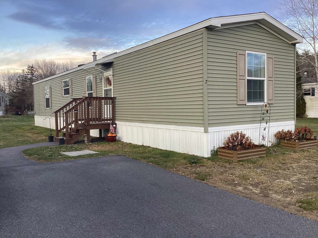 Photo of 7 Woodland Park, Troy, NH 03465 (MLS # 5068992)