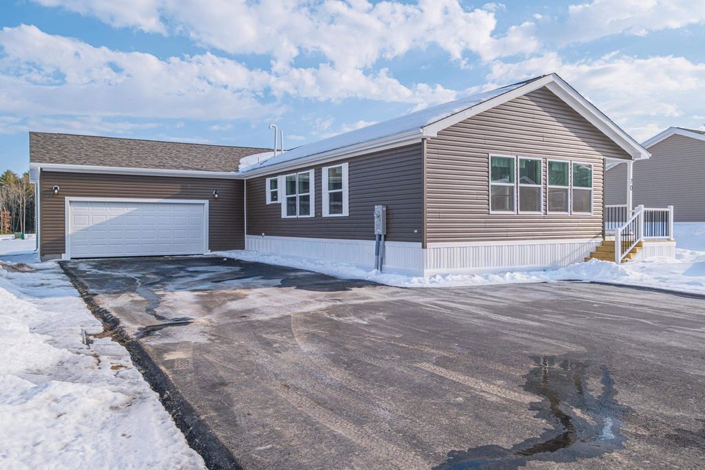 Photo of 70 Diamondback Drive, Rochester, NH 03868 (MLS # 5080138)