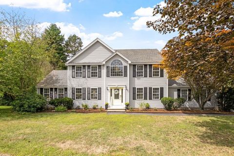 Photo of 32 Sousa Boulevard, Hudson, NH 03051 (MLS # 5059486)