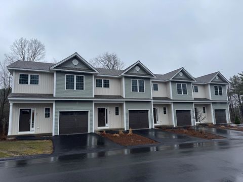 Photo of 5 Dearborn Circle, Goffstown, NH 03045 (MLS # 5081837)