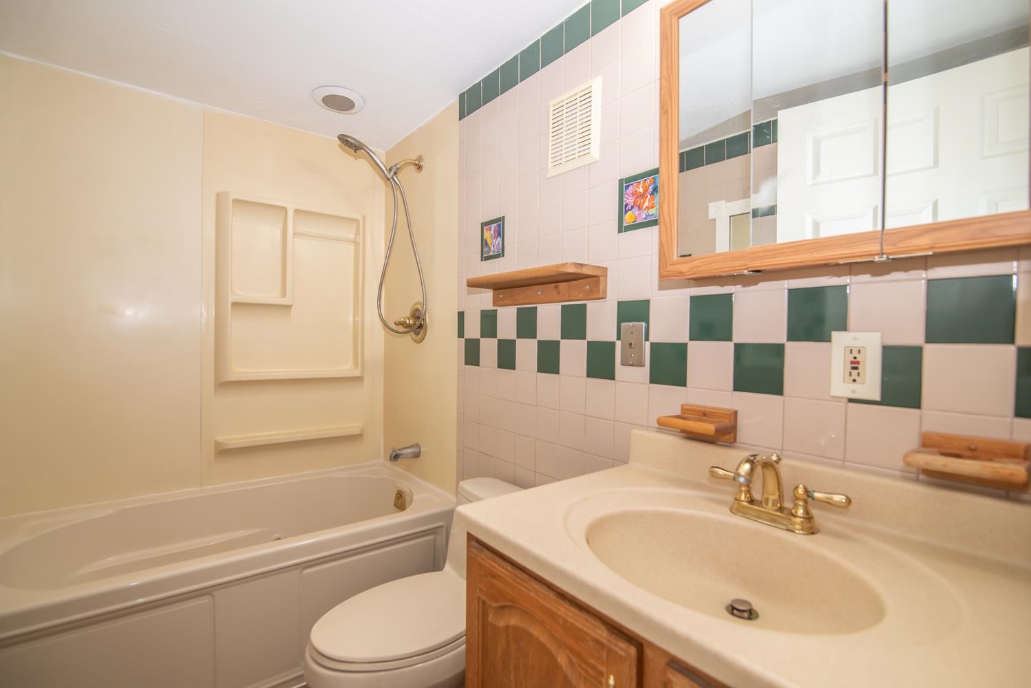 Concord, New Hampshire 03301, United States, 2 Bedrooms Bedrooms, ,2 BathroomsBathrooms,Residential,Active,194749