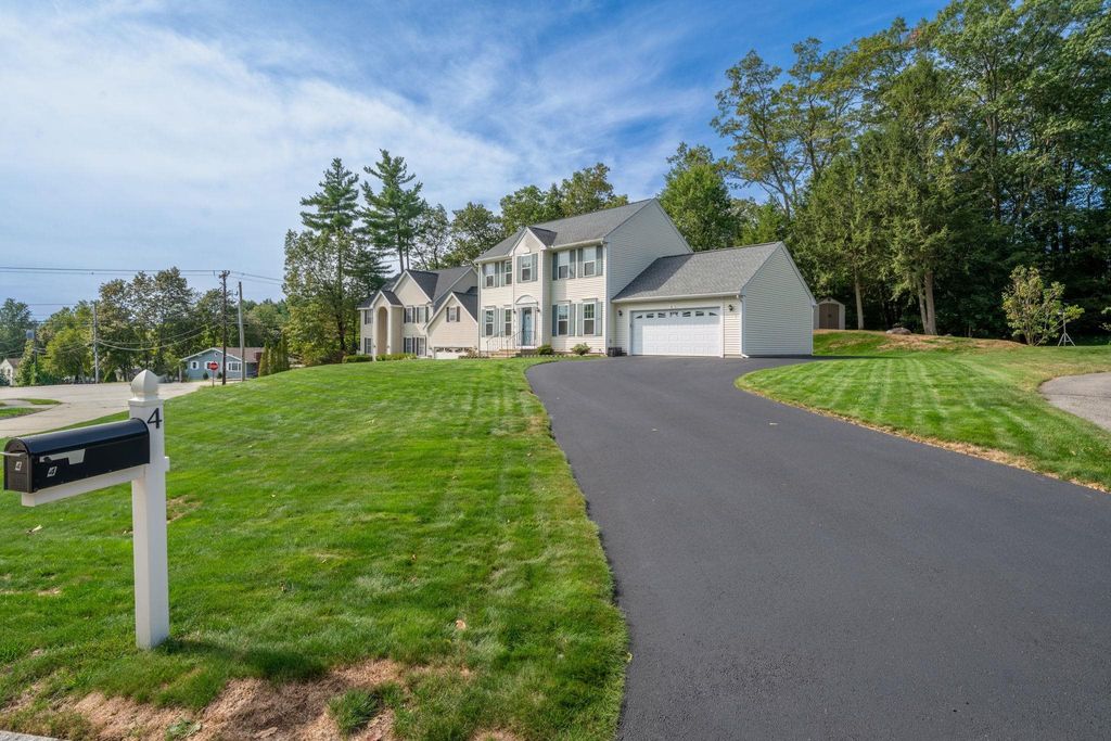 Photo of 4 Brick Manor Drive, Nashua, NH 03063 (MLS # 5063429)