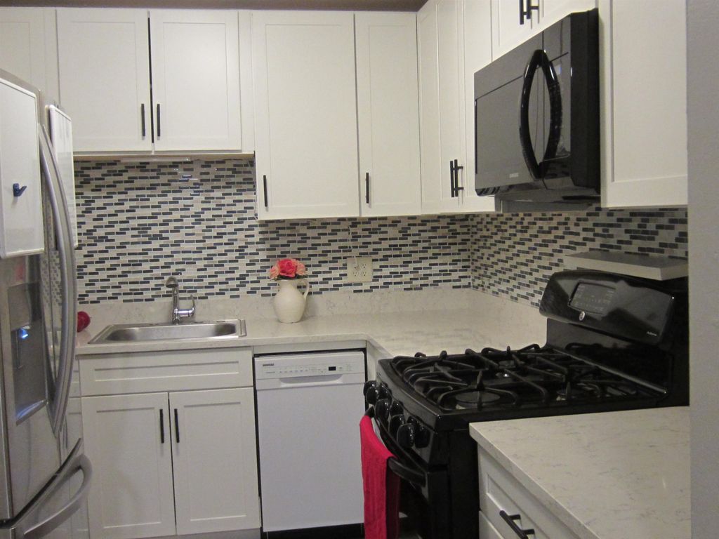 Photo of 128 Mammoth Road #7, Hooksett, NH 03106 (MLS # 5067528)