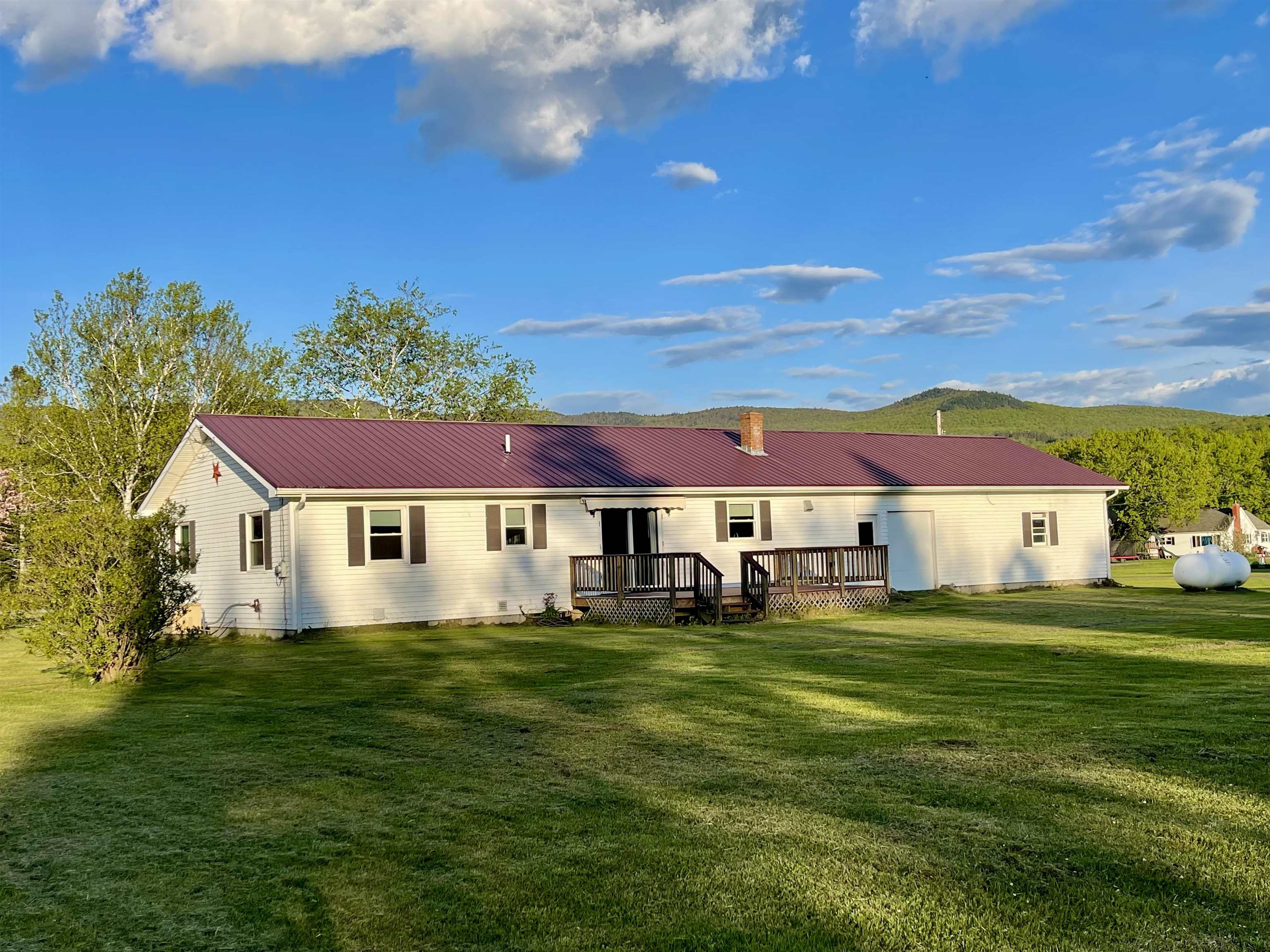 2565 Island Pond Road