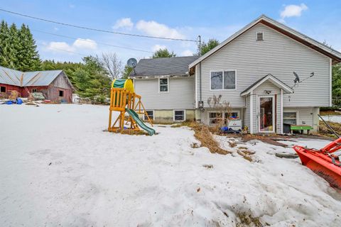 1324 Couture Flat Lyndon VT 05851