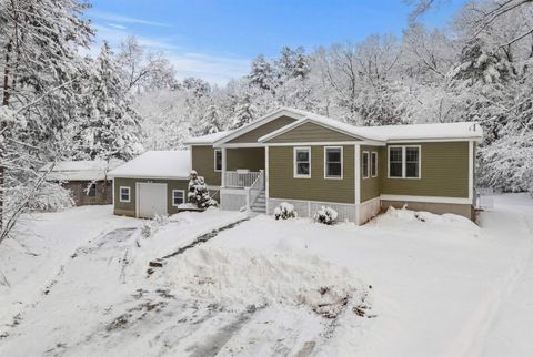 Photo of 18 Meadow Drive, Hudson, NH 03051 (MLS # 5074497)