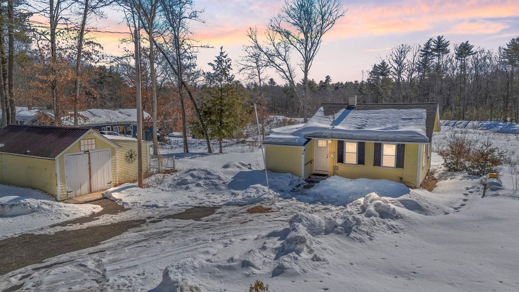 Photo of 19 Maple Avenue, Newton, NH 03858 (MLS # 5078086)