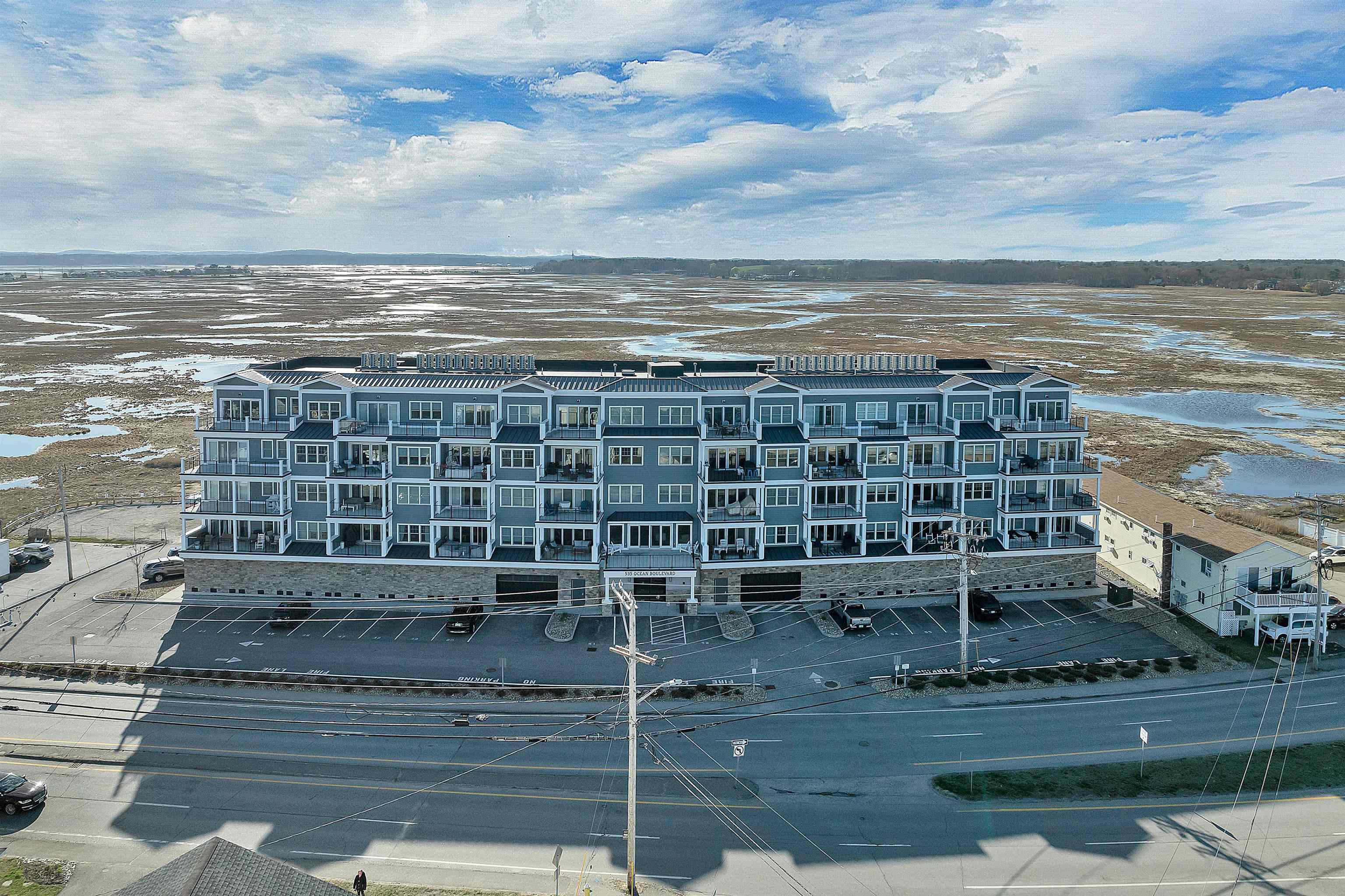 535 Ocean Boulevard 402