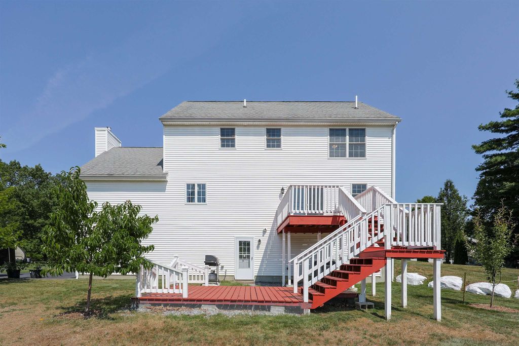 Photo of 10 Hummingbird Lane #084003, Derry, NH 03038 (MLS # 5057597)
