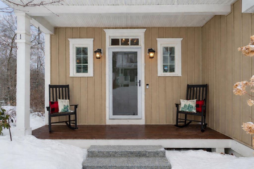 Photo of 1 Firefly Landing, Newmarket, NH 03857 (MLS # 5077724)