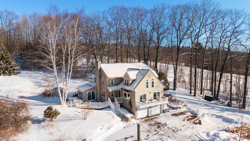 Photo of 30 Ledgewood Drive, Goffstown, NH 03045 (MLS # 5076606)