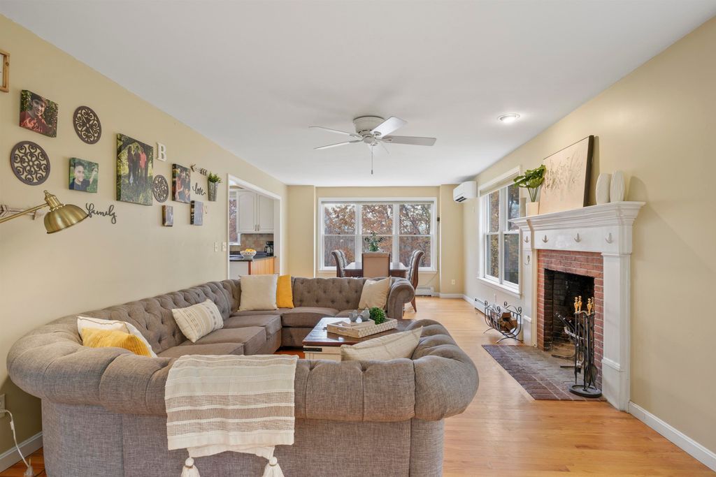 Photo of 6 Whittemore Lane, Amherst, NH 03031 (MLS # 5067737)